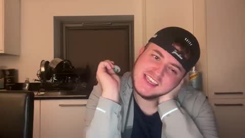 freddzzom online show from May 15, 2026, 12:17 am