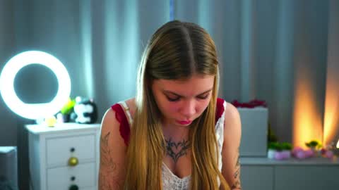 Hey im Olivia im glat to see you in mu room3 online show from April 21, 2026, 2:23 pm