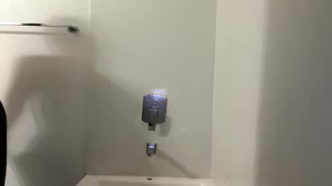 Snapshot of freesoulmovement chatting on January 17, 2025, 4:17 am jasmineandaladin69 online show from January 17, 2025, 4:17 am