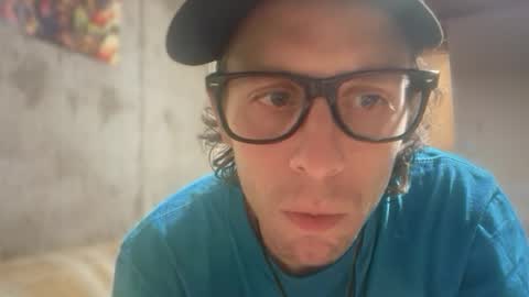 Snapshot of freeyourmind247 chatting on January 14, 2025, 11:42 am freeyourmind247 online show from January 14, 2025, 11:42 am