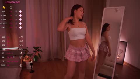 Snapshot of french_eyes chatting on March 5, 2025, 12:22 pm Emmy online show from March 5, 2025, 12:22 pm