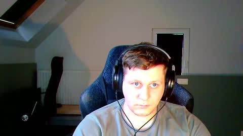 French fries online show from November 23, 2025, 2:06 pm