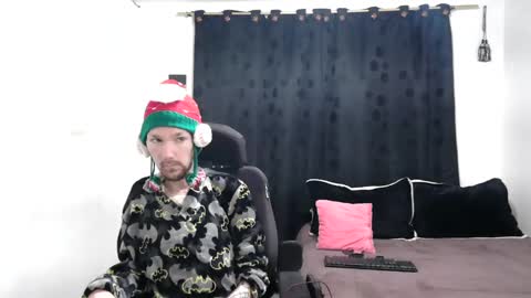 Snapshot of frenchroulette chatting on December 24, 2024, 11:38 am Thomas y Sophia online show from December 24, 2024, 11:38 am