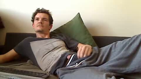 frenchstyle online show from February 28, 2025, 2:09 pm