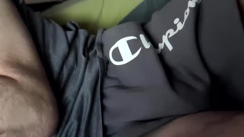 Snapshot of frenchymontreal chatting on November 1, 2025, 8:44 pm frenchymontreal online show from November 1, 2025, 8:44 pm