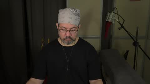 freqmoar online show from May 5, 2026, 9:39 am