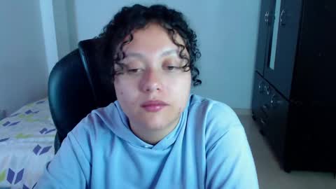 Snapshot of freud_x_louise1 chatting on February 17, 2025, 5:58 am Louise online show from February 17, 2025, 5:58 am