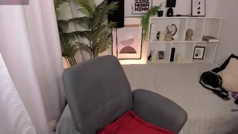 Snapshot of freya_bloss chatting on July 2, 2026, 6:08 am Laura online show from July 2, 2026, 6:08 am