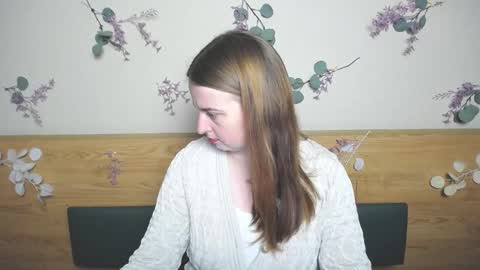 Snapshot of freyadak chatting on December 1, 2024, 4:29 pm FreyaDak online show from December 1, 2024, 4:29 pm