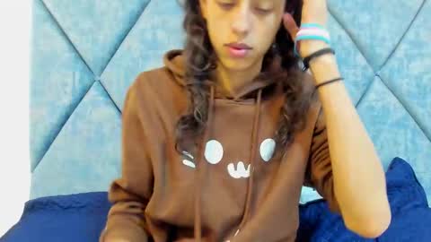 Snapshot of freyamoller_ chatting on January 15, 2026, 2:32 pm FreyaMoller online show from January 15, 2026, 2:32 pm