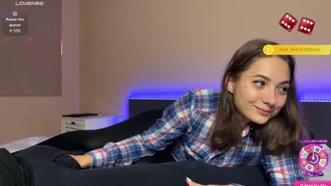 Snapshot of freyaoliver chatting on October 15, 2025, 9:15 pm FreyaOliver online show from October 15, 2025, 9:15 pm