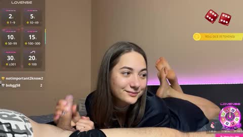 Snapshot of freyaoliver chatting on November 10, 2025, 10:53 pm FreyaOliver online show from November 10, 2025, 10:53 pm