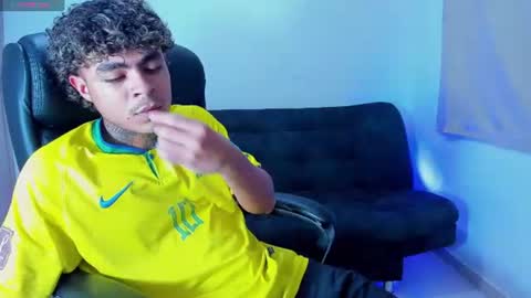freyva_ online show from June 14, 2026, 2:24 am