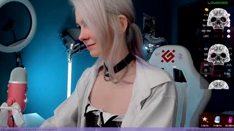 Frida A boost to fortune for the one who gives a thumbs up and a bonus lucky for those who support me by joining the fanclub online show from January 28, 2025, 2:21 am