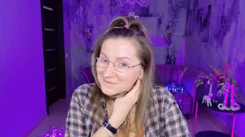 Snapshot of fridatander chatting on January 2, 2025, 3:29 pm Frida Tander online show from January 2, 2025, 3:29 pm