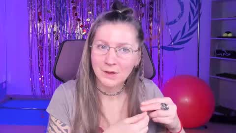 Snapshot of fridatander chatting on February 23, 2025, 9:11 am Frida Tander online show from February 23, 2025, 9:11 am