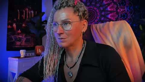 Frida Tander online show from June 5, 2026, 5:36 am
