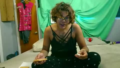 Snapshot of fridaybliss chatting on September 9, 2025, 4:28 pm Friday Bliss online show from September 9, 2025, 4:28 pm