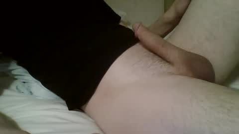 Snapshot of friendly_frank_18 chatting on February 26, 2025, 10:09 pm friendly_frank_18 online show from February 26, 2025, 10:09 pm