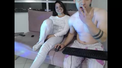 Snapshot of friendshot1209 chatting on October 6, 2025, 4:43 am Oliver-Venus online show from October 6, 2025, 4:43 am