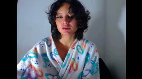 frikisa online show from May 4, 2026, 3:57 am
