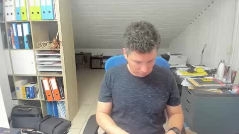 Snapshot of frikits chatting on October 3, 2025, 5:32 pm Francois online show from October 3, 2025, 5:32 pm