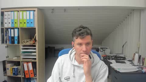 Snapshot of frikits chatting on November 24, 2025, 7:02 pm Francois online show from November 24, 2025, 7:02 pm