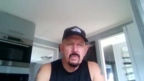 Snapshot of friskyneedsum chatting on November 12, 2025, 12:05 pm bob online show from November 12, 2025, 12:05 pm