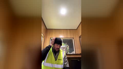 Snapshot of frkynsty chatting on April 2, 2026, 3:37 am frkynsty online show from April 2, 2026, 3:37 am