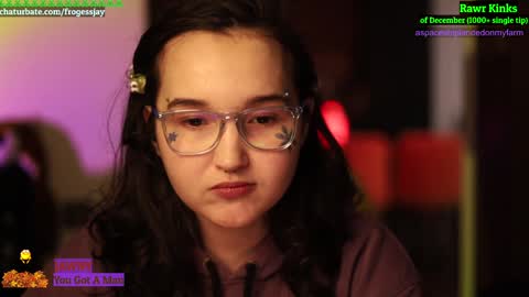 Snapshot of frogessjay chatting on December 3, 2024, 7:33 pm Jaywise Frogfoot online show from December 3, 2024, 7:33 pm