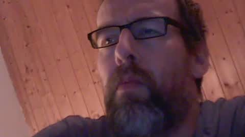 fromgermanywithlove1 online show from November 30, 2025, 6:45 pm