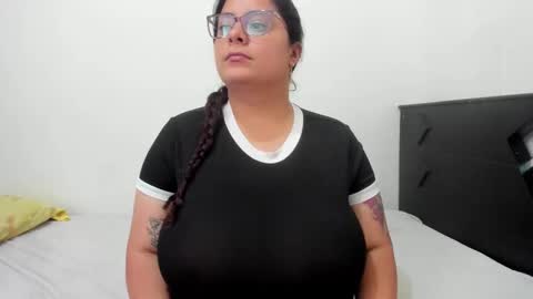 Snapshot of fromheaven_ chatting on September 19, 2025, 8:31 pm Lucy online show from September 19, 2025, 8:31 pm