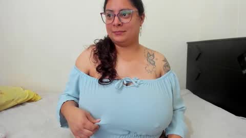 Snapshot of fromheaven_ chatting on September 20, 2025, 9:49 pm Lucy online show from September 20, 2025, 9:49 pm