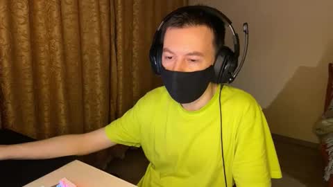 froztai online show from December 4, 2025, 7:44 pm