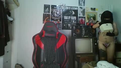 Snapshot of ftm_demian chatting on May 18, 2026, 9:53 pm Demian online show from May 18, 2026, 9:53 pm