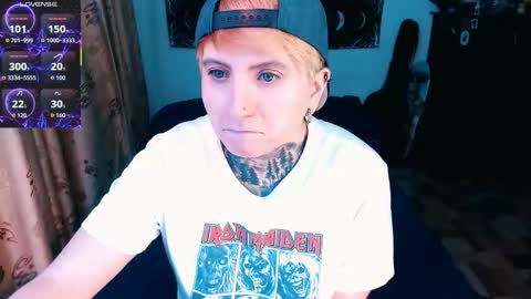 Snapshot of ftmblueyes chatting on November 7, 2025, 2:33 am HEHIM online show from November 7, 2025, 2:33 am