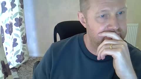 Snapshot of fuck_buddy_uk chatting on February 25, 2026, 1:54 pm Fuck Buddy UK online show from February 25, 2026, 1:54 pm