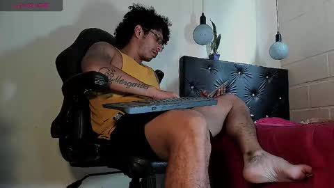 Snapshot of fuck_hardlove chatting on October 22, 2025, 5:45 pm Ricardodominic 1 MODELO INDEPENDIENTE online show from October 22, 2025, 5:45 pm