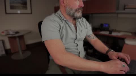 Snapshot of fuckadilf chatting on February 21, 2025, 4:05 pm fuckadilf online show from February 21, 2025, 4:05 pm