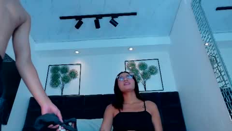 Red her and Velvet him online show from July 6, 2026, 9:06 pm