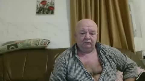 fullballs6 online show from February 3, 2026, 3:26 am