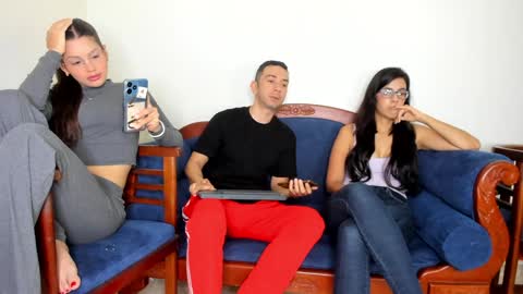 Snapshot of funcouple1985 chatting on December 12, 2024, 3:05 pm Sammygirl tommy guy friends with benefits online show from December 12, 2024, 3:05 pm