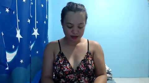 Snapshot of funluvnpinay4u chatting on April 18, 2026, 12:31 pm MAE online show from April 18, 2026, 12:31 pm