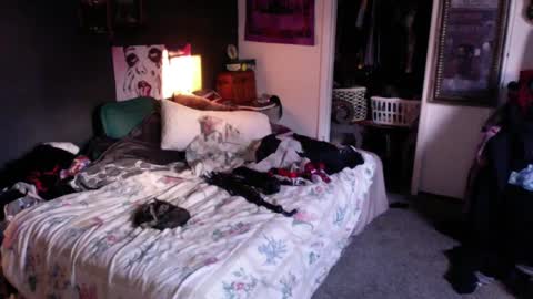 funmidwestman online show from September 17, 2025, 12:12 am