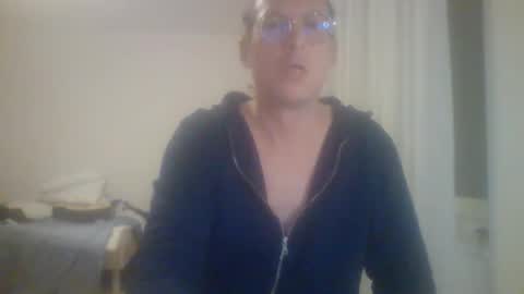 Snapshot of funneltunnel chatting on April 19, 2026, 6:21 pm funneltunnel online show from April 19, 2026, 6:21 pm
