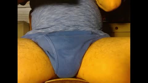 Snapshot of fuzzyblues chatting on December 20, 2024, 9:39 pm Fuzzy Blues online show from December 20, 2024, 9:39 pm