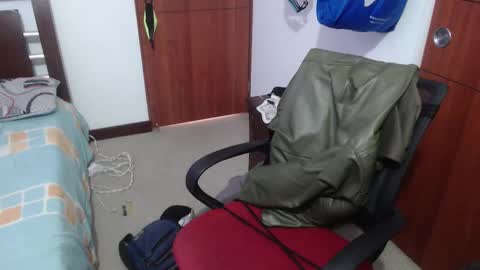 andrew online show from October 27, 2025, 1:59 pm