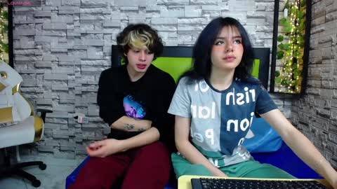 Snapshot of fyre_fox_ chatting on December 19, 2024, 3:51 am FYRE y FOX online show from December 19, 2024, 3:51 am