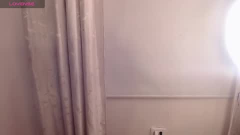 Snapshot of fyreandfox_ chatting on February 19, 2025, 5:38 pm FIRE AND FOX online show from February 19, 2025, 5:38 pm