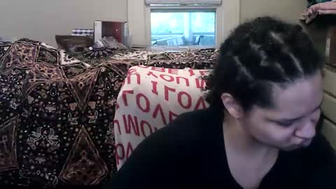 noturfae online show from April 7, 2026, 9:15 pm